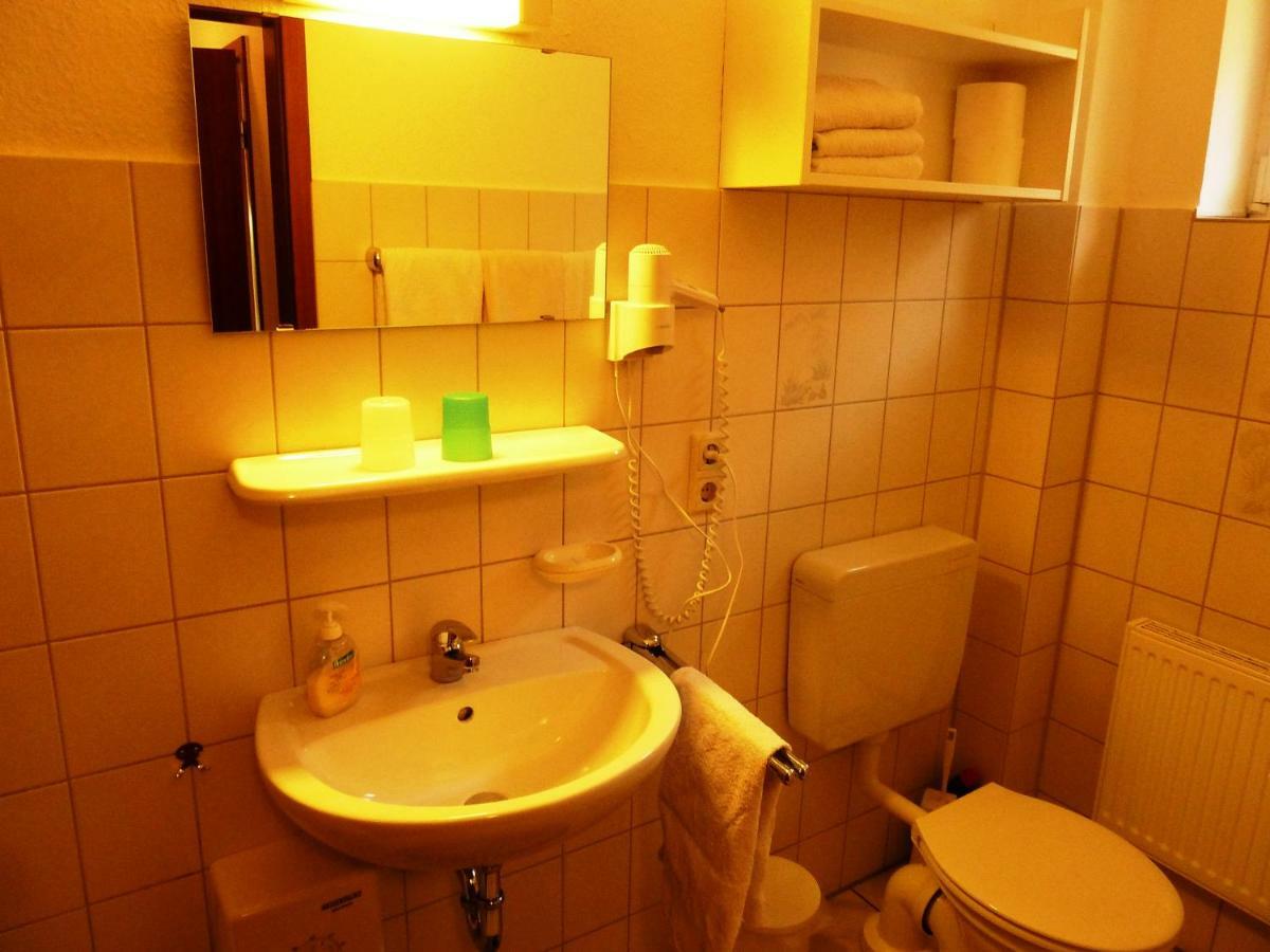 Ferienpension Lindenhof - Ferienwohnungen In Der Lueneburger Heide Marxen am Berge Exteriör bild